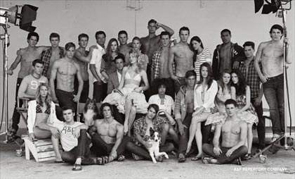 A volta da revista-catálogo da Abercrombie & Fitch | Lilian Pacce