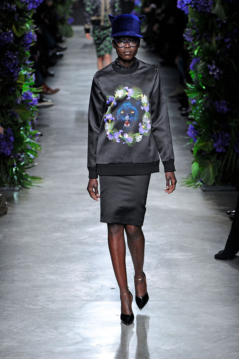 f*y様 GIVENCHY starlongsleevepolo by Ricc Givenchy - Paris outono-inverno 2011/12 - Lilian Pacce