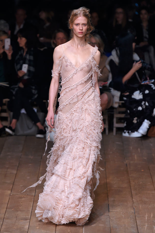 Alexander McQueen primavera-verão 2016 - Lilian Pacce
