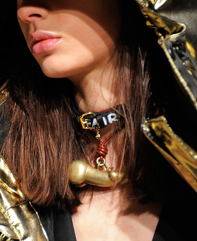 Os acessórios engraçados das passarelas francesas | Lilian Pacce