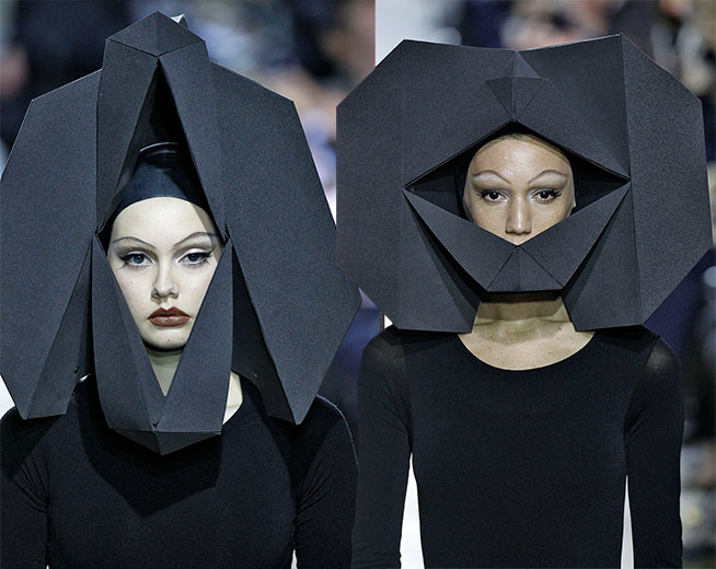 Os acessórios engraçados das passarelas francesas | Lilian Pacce