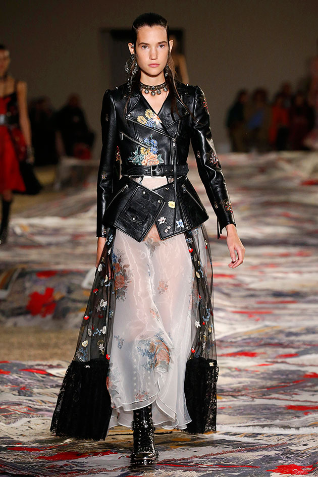 Alexander McQueen primavera-verão 2017 | Lilian Pacce