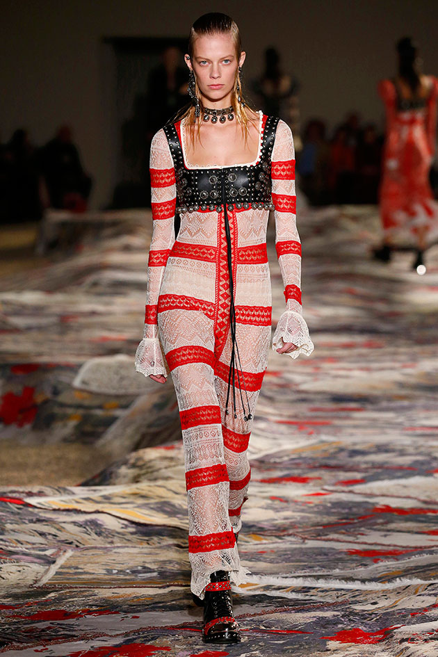 Alexander McQueen primavera-verão 2017 - Lilian Pacce
