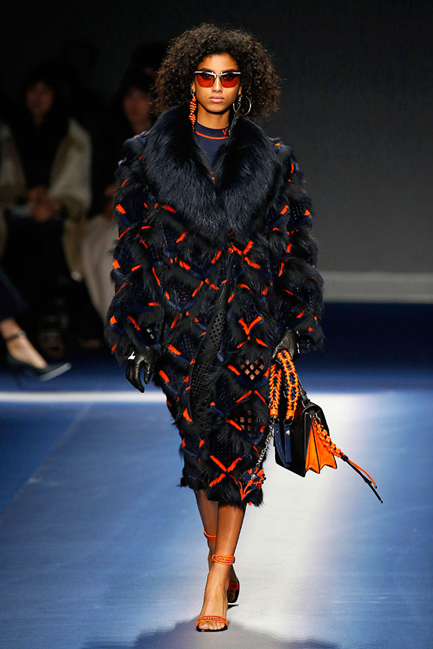 Versace outono-inverno 2017/18 - Lilian Pacce