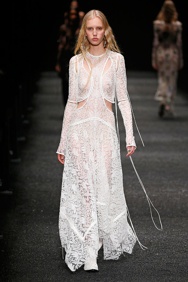 Alexander McQueen outono-inverno 2017/18 - Lilian Pacce