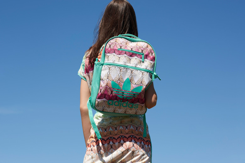 mochila adidas borboleta