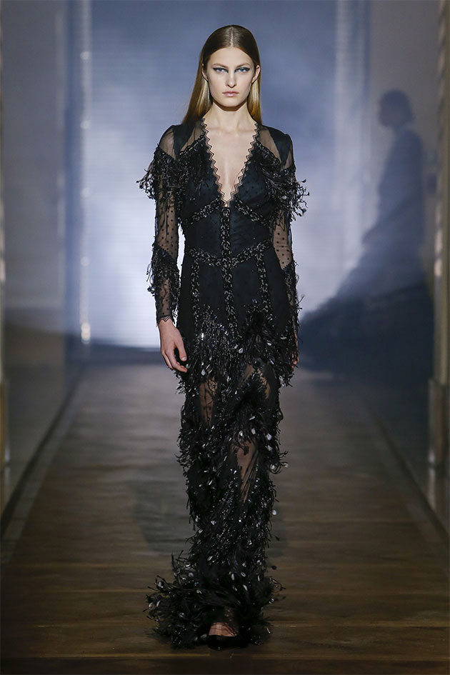 A luz do luar é muito chic na alta-costura da Givenchy - Lilian Pacce