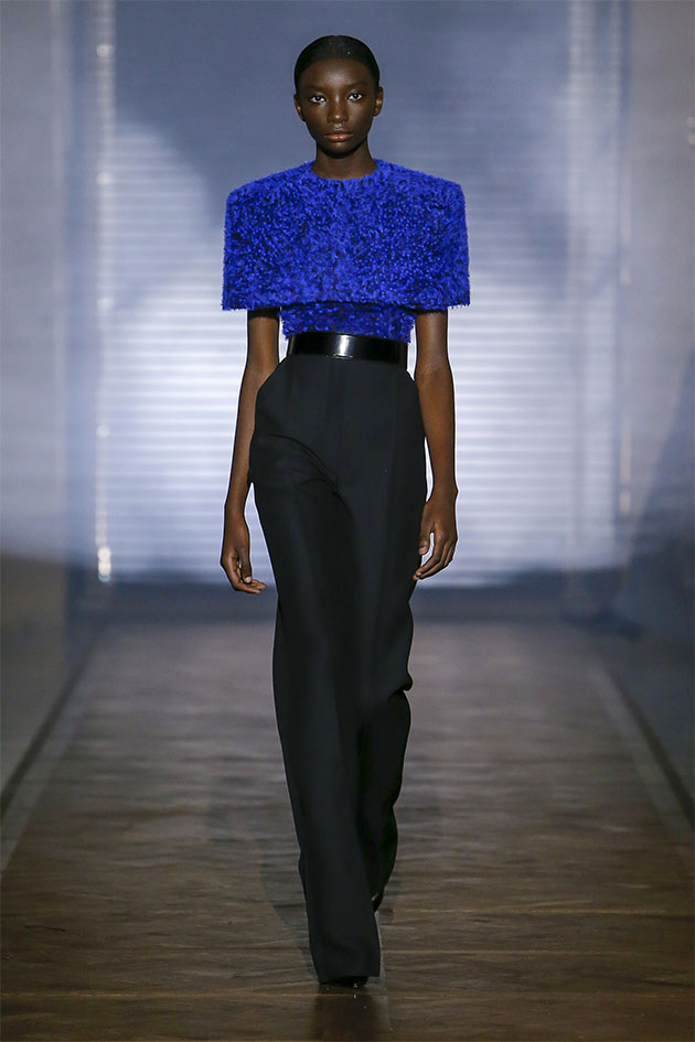 A luz do luar é muito chic na alta-costura da Givenchy - Lilian Pacce