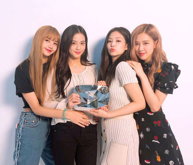O estilo de Blackpink a girlband coreana do momento! Lilian Pacce O estilo de Blackpink a girlband coreana do momento! Lilian Pacce