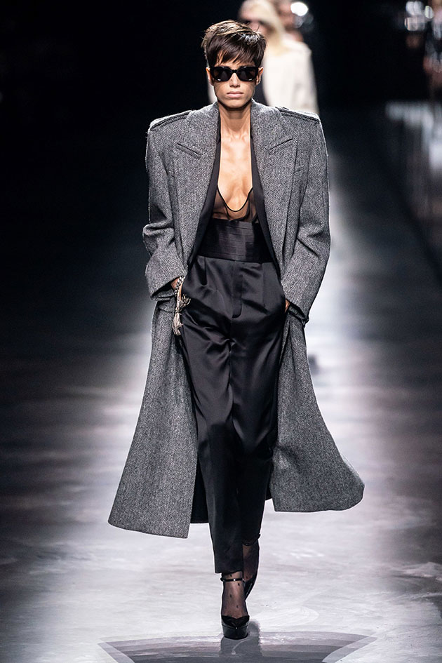 Saint Laurent: vestida pra intimidar! - Lilian Pacce